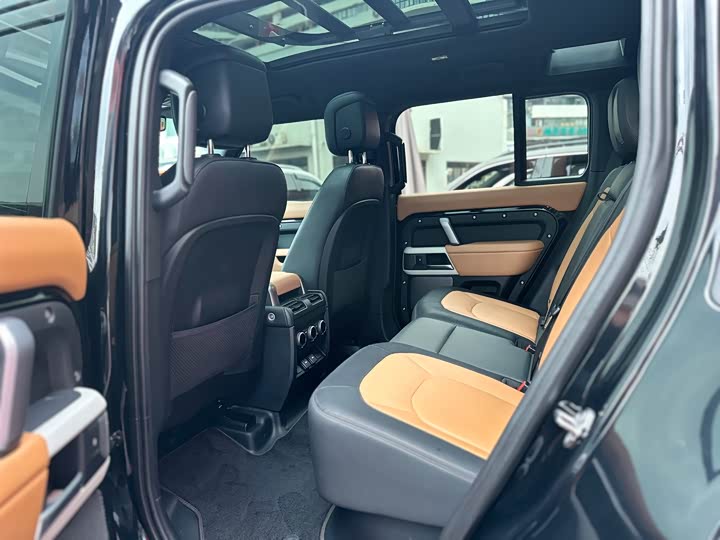 Фото 7 - Land Rover Defender