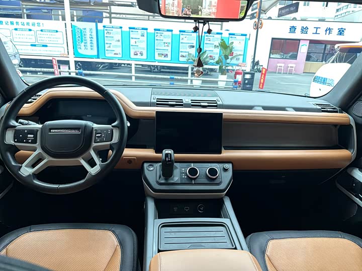 Фото 8 - Land Rover Defender