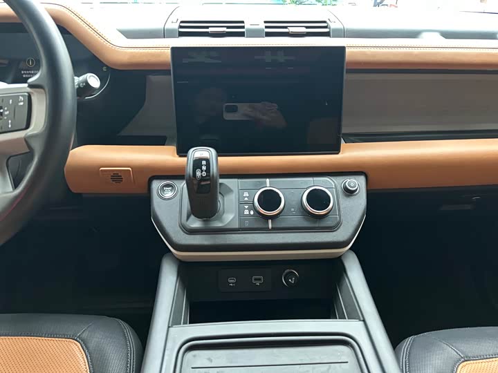 Фото 9 - Land Rover Defender