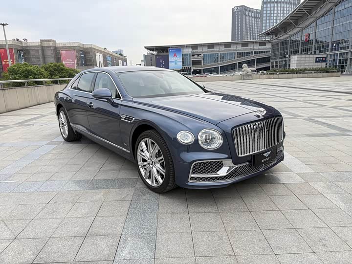 Фото 3 - Bentley Flying Spur Hybrid