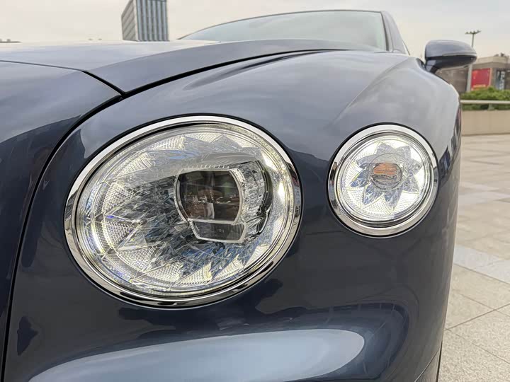 Фото 4 - Bentley Flying Spur Hybrid