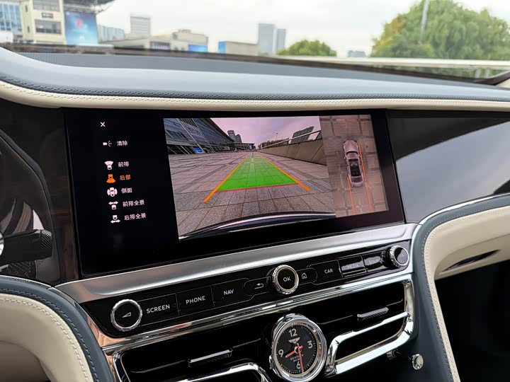 Фото 5 - Bentley Flying Spur Hybrid