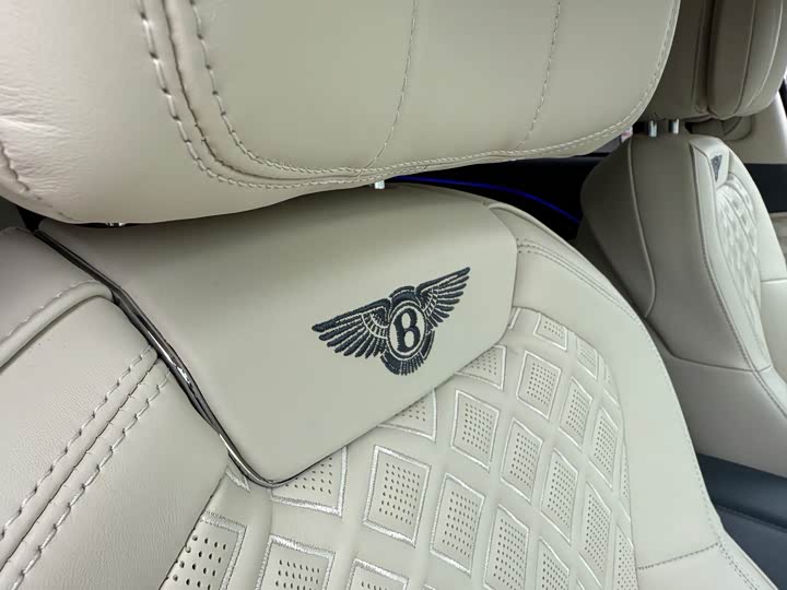 Фото 8 - Bentley Flying Spur Hybrid