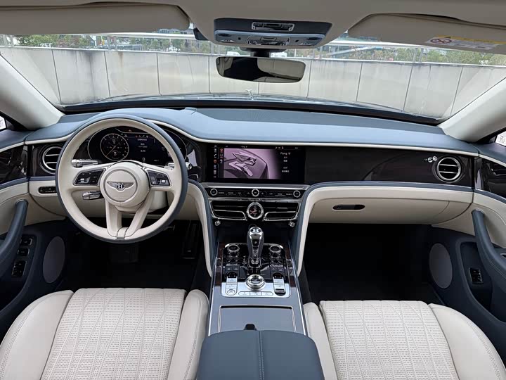 Фото 9 - Bentley Flying Spur Hybrid