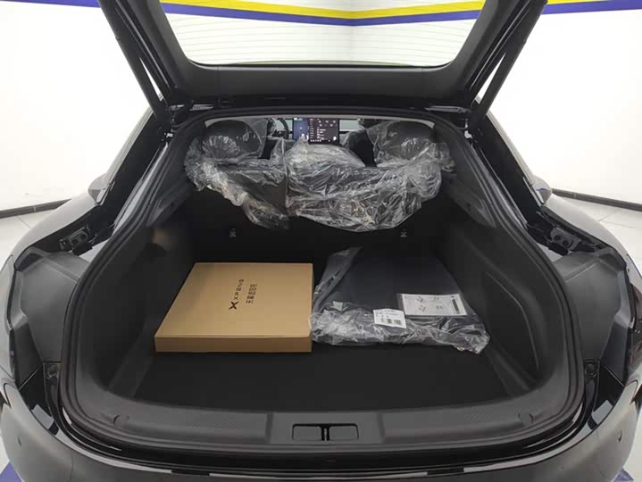 Фото 4 - XPeng Mona M03