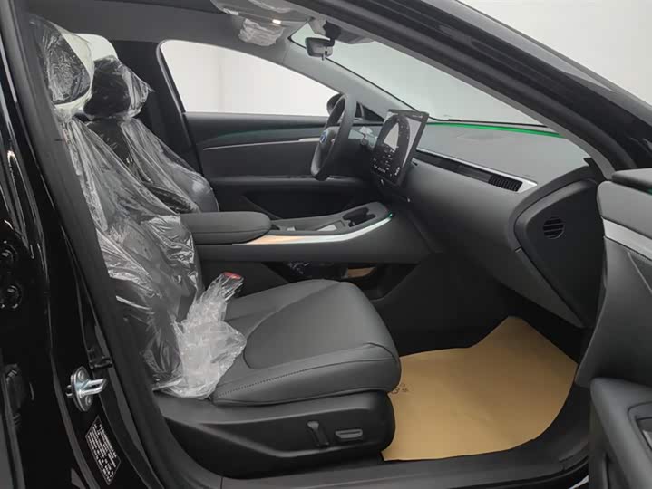 Фото 8 - XPeng Mona M03