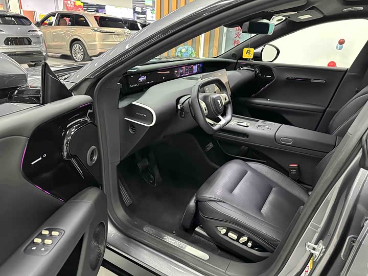 Фото 8 - Avatr 07