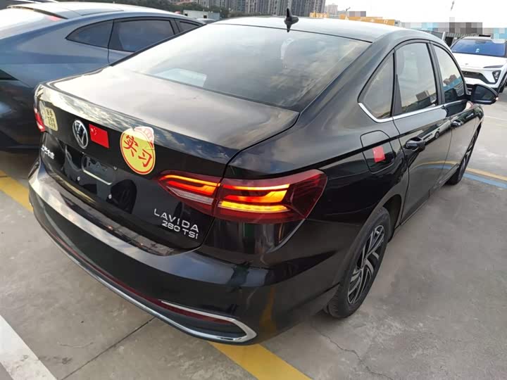 Фото 7 - Volkswagen Lavida