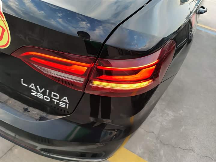 Фото 8 - Volkswagen Lavida