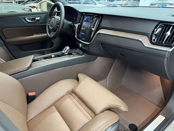 Фото 6 - Volvo S60