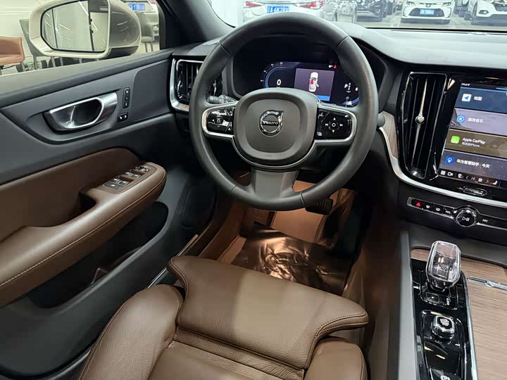 Фото 8 - Volvo S60