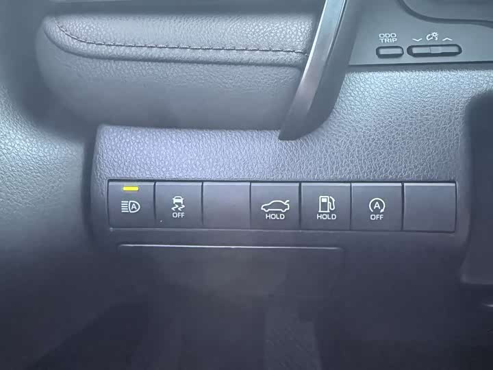 Фото 6 - Toyota Camry