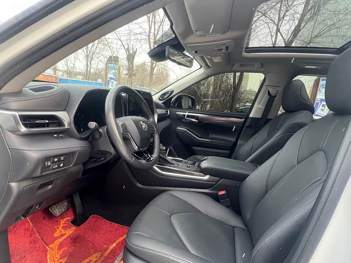 Фото 4 - Toyota Highlander