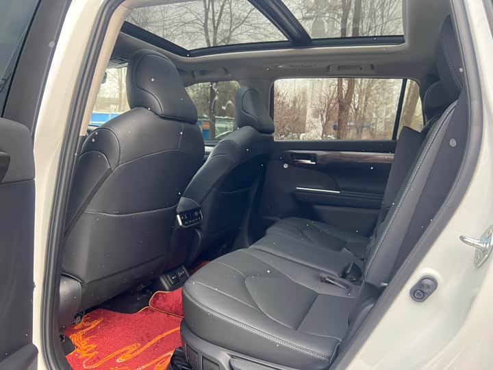 Фото 6 - Toyota Highlander