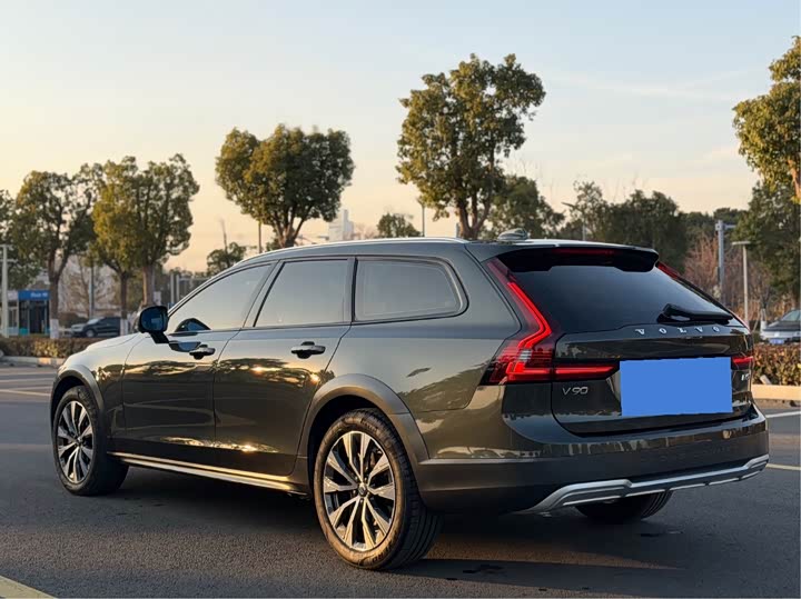 Фото 7 - Volvo V90