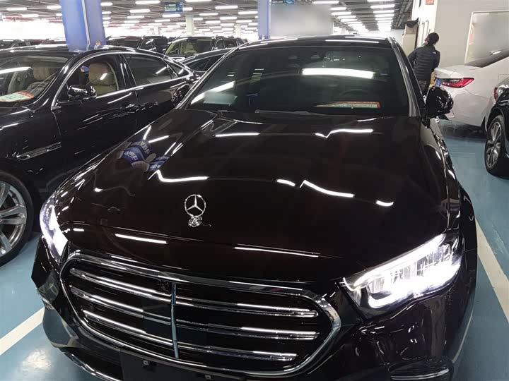 Фото 3 - Mercedes-Benz E-Class