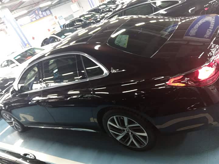 Фото 5 - Mercedes-Benz E-Class