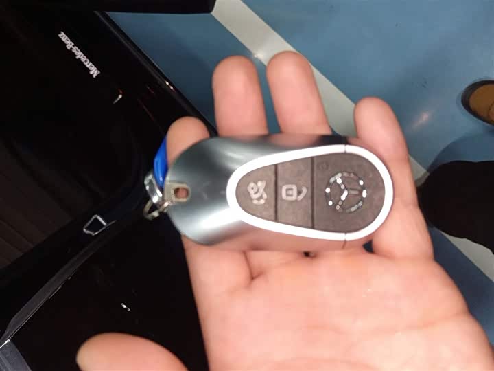 Фото 9 - Mercedes-Benz E-Class