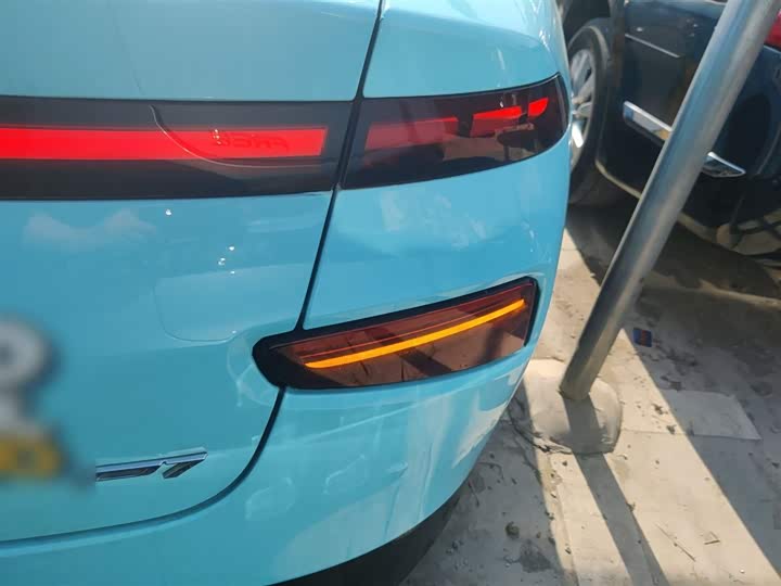 Фото 8 - XPeng P7