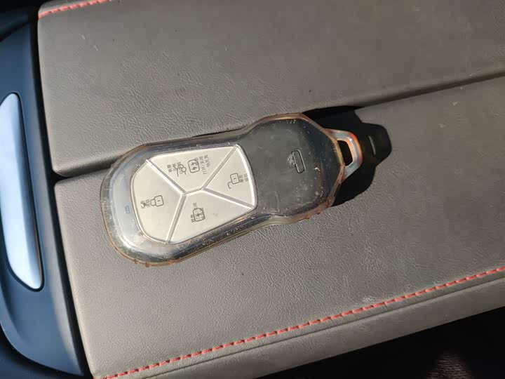 Фото 9 - XPeng P7