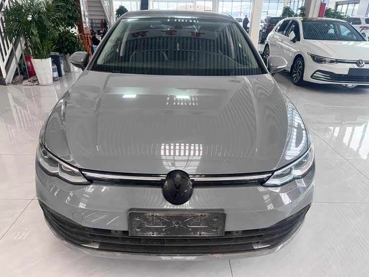 Фото 2 - Volkswagen Golf