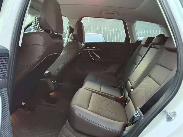 Фото 6 - BMW iX1