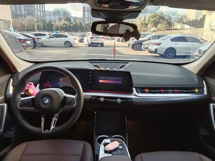 Фото 8 - BMW iX1