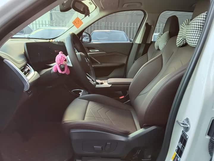 Фото 9 - BMW iX1