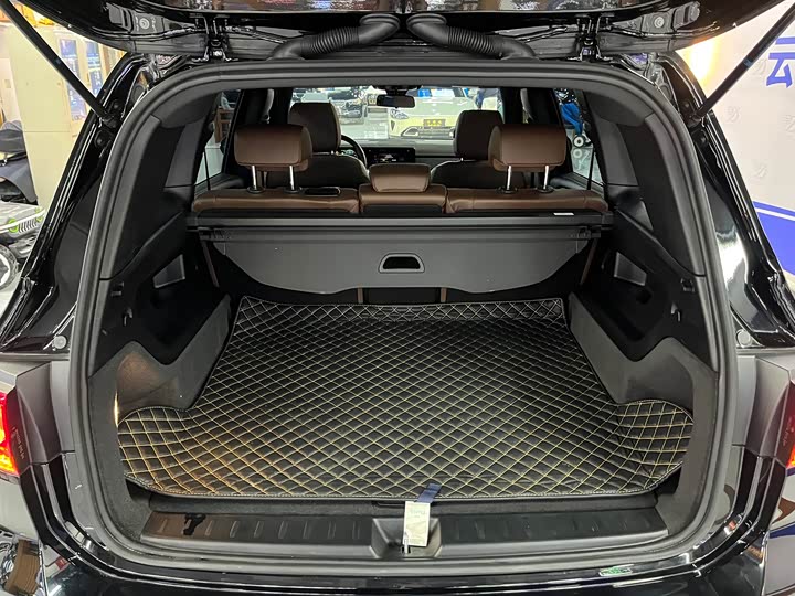 Фото 8 - Mercedes-Benz GLB-Class