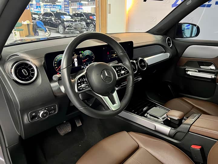 Фото 9 - Mercedes-Benz GLB-Class