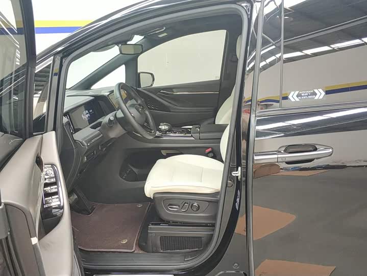 Фото 9 - GAC Trumpchi M8