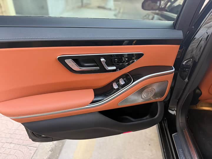 Фото 3 - Mercedes-Benz S-Class