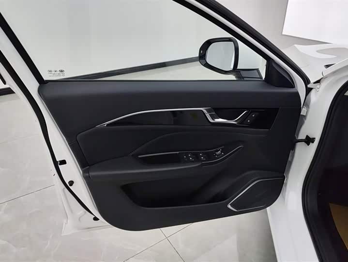 Фото 7 - Bestune B70