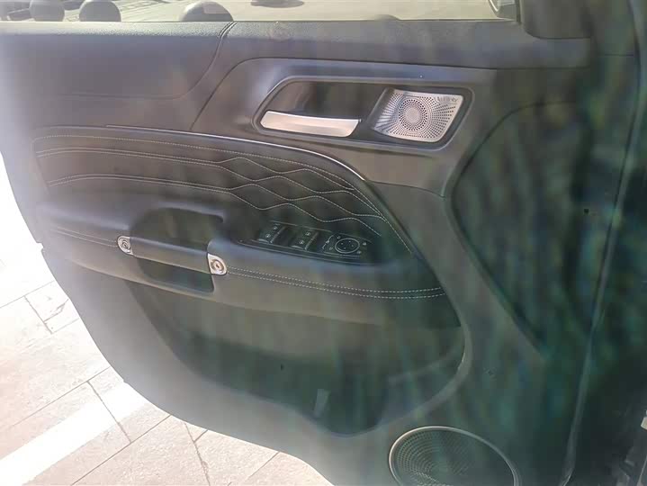 Фото 7 - Tank 300