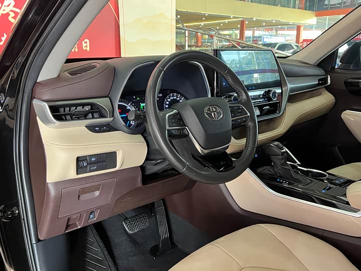 Фото 7 - Toyota Highlander