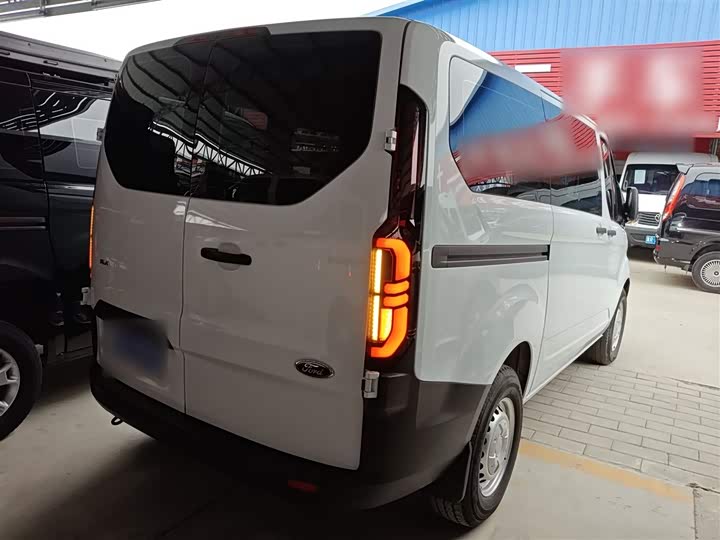 Фото 7 - Ford Transit
