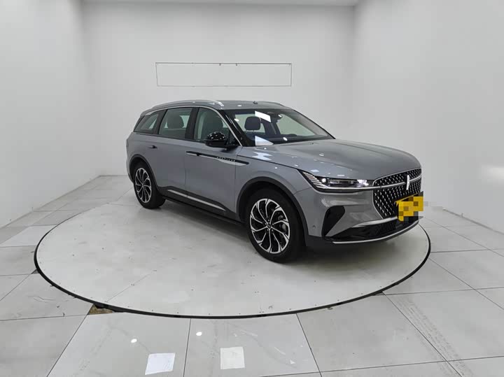 Фото 3 - Lincoln Nautilus