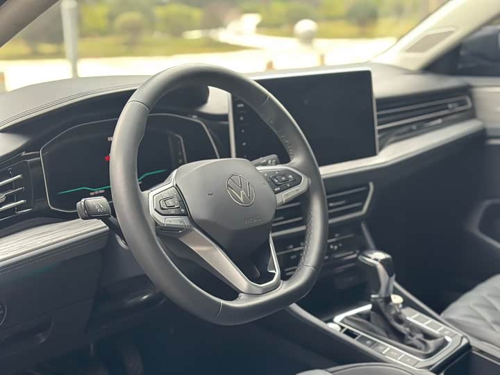 Фото 4 - Volkswagen Sagitar L