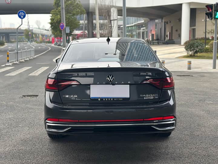 Фото 8 - Volkswagen Sagitar L