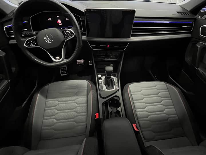 Фото 8 - Volkswagen Tiguan L Pro