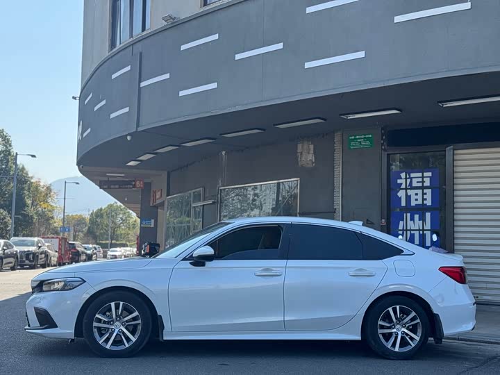 Фото 3 - Honda Civic