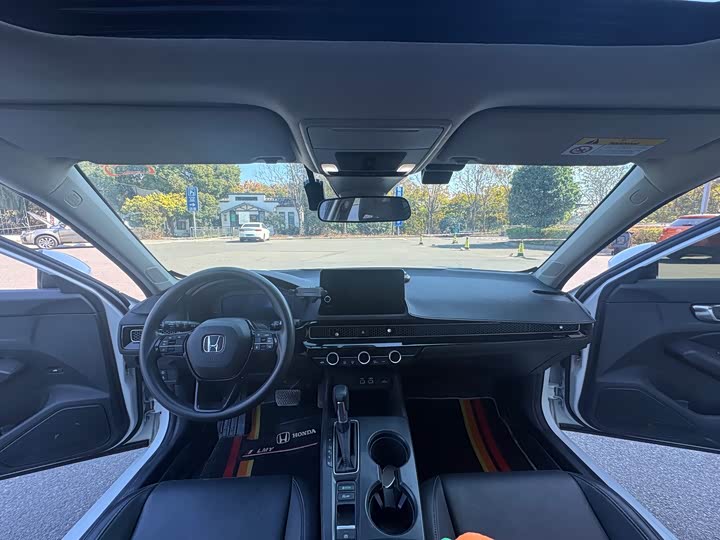 Фото 8 - Honda Civic