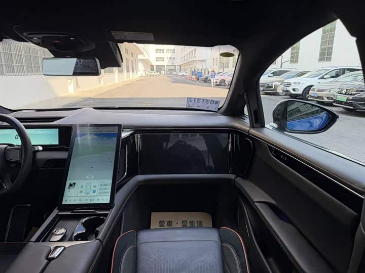 Фото 8 - HiPhi X