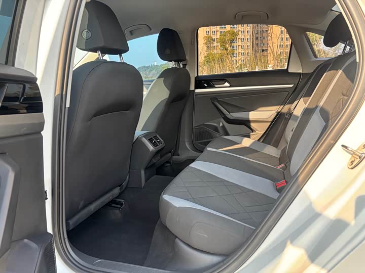 Фото 6 - Volkswagen Lavida