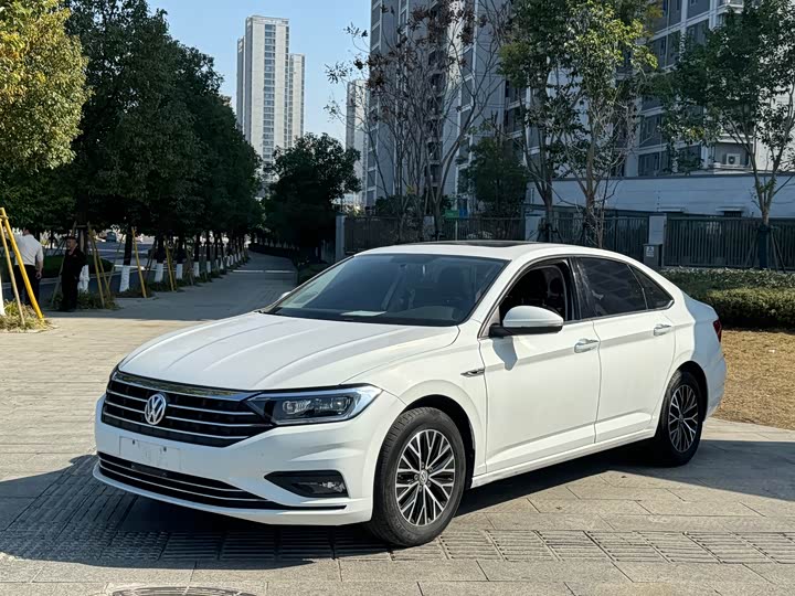 Фото 1 - Volkswagen Sagitar L