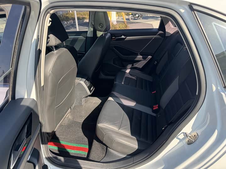 Фото 5 - Volkswagen Sagitar L