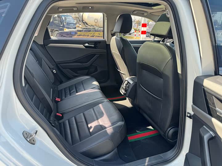 Фото 7 - Volkswagen Sagitar L