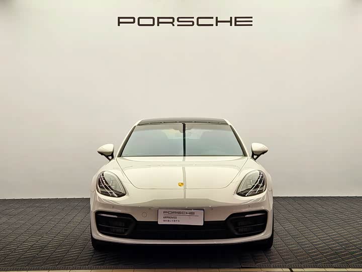 Фото 2 - Porsche Panamera