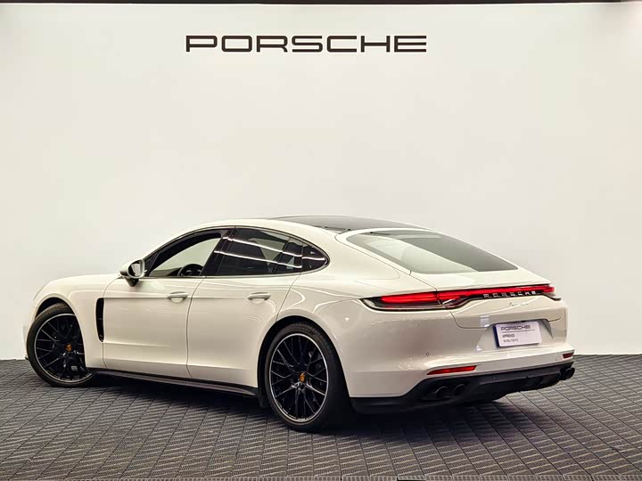 Фото 6 - Porsche Panamera