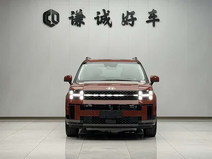 Фото 2 - Hyundai Santa Fe